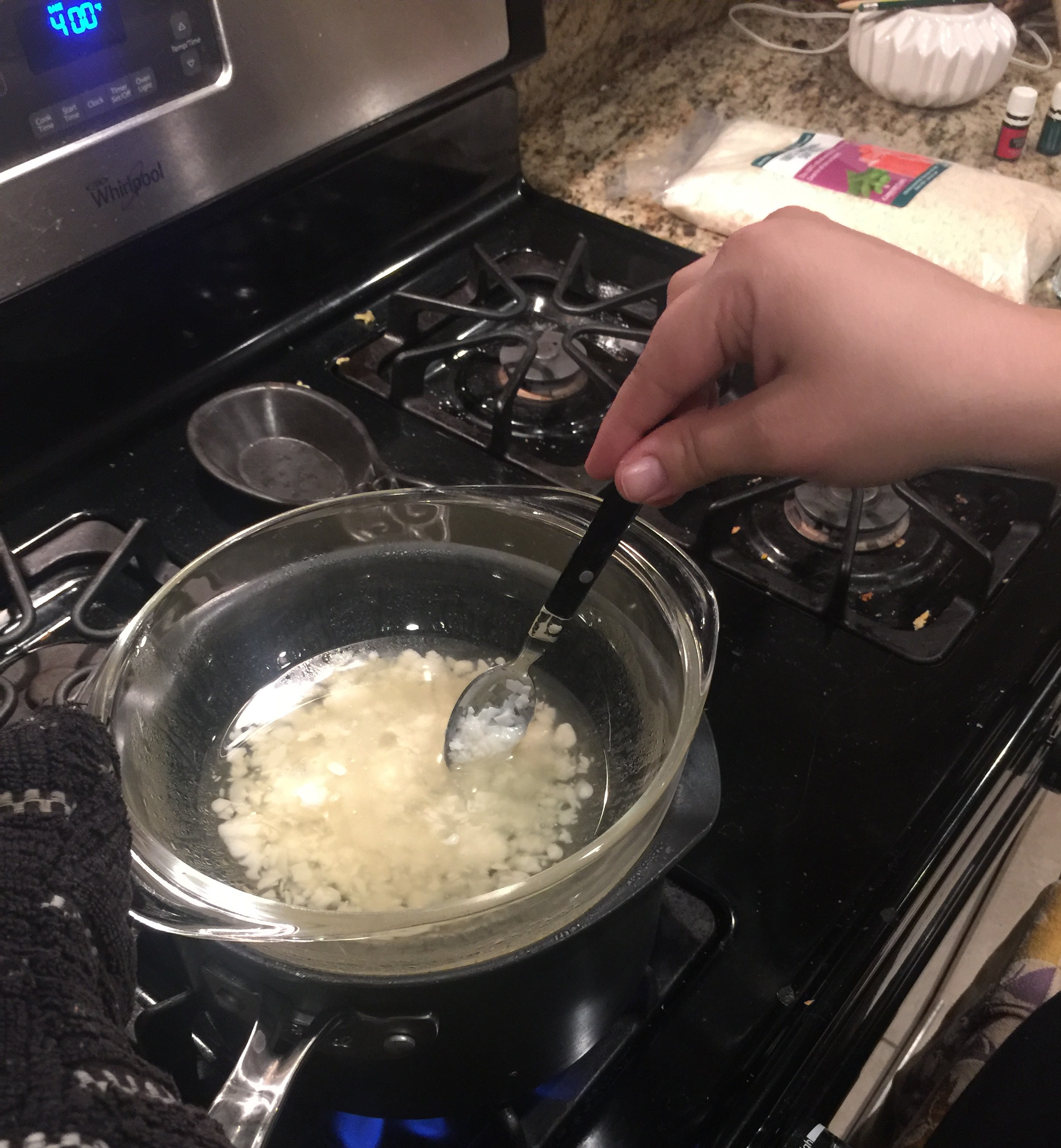 Melting wax for essential oil candles